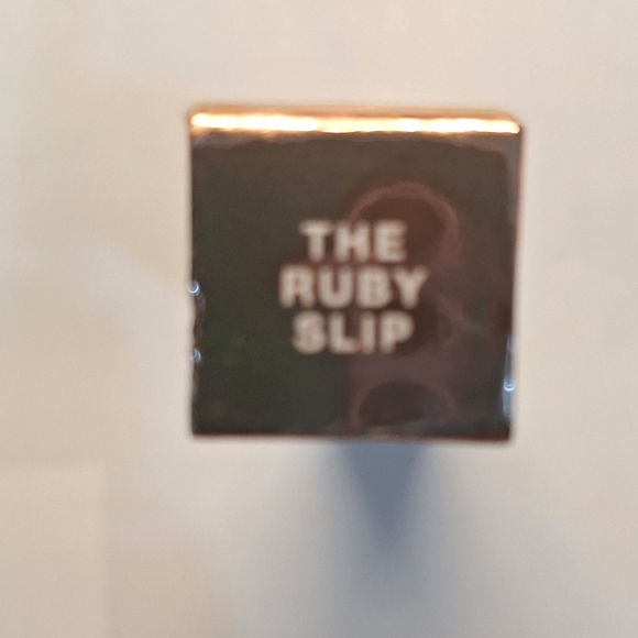 Sara Happ One Luxe Gloss The Ruby Slip red lip gloss - Picture 12 of 13